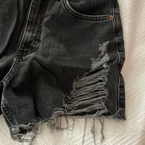 Topshop distressed jean shorts - Picture 5 of 6